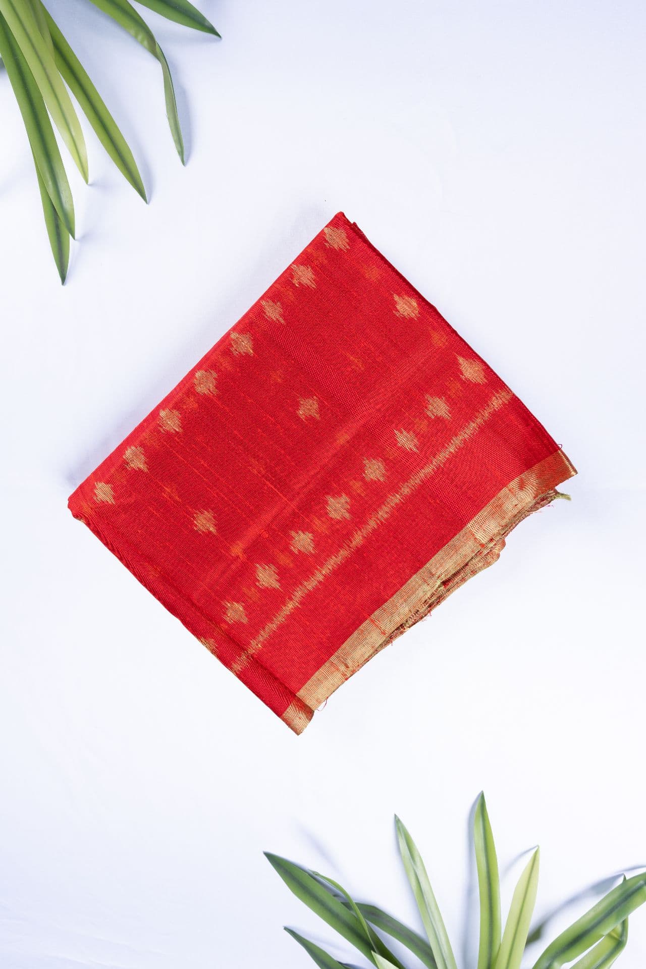 Scarlet Raw Silk Chevron & Lattice Heritage Saree Buy authentic handloom raw silk saree