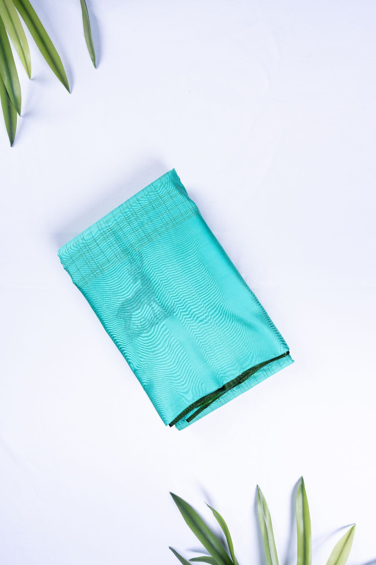 Forest Green & Crimson Kanjivaram Geometric Saree Buy authentic handloom soft silk saree